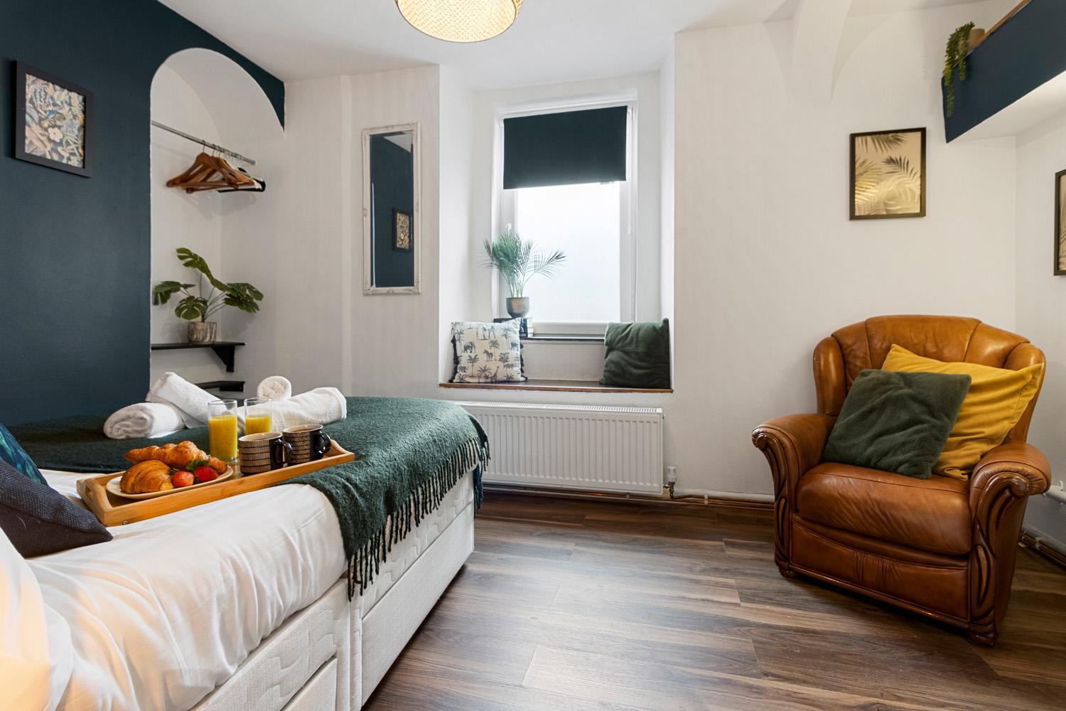 Stylish 2 Bed Apartment Near Beach, Parking, Wifi, Netflix Тинмут Экстерьер фото