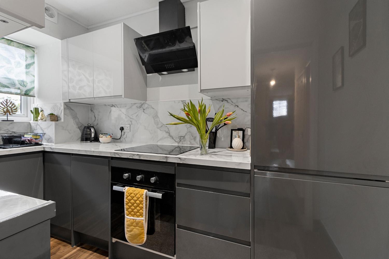 Stylish 2 Bed Apartment Near Beach, Parking, Wifi, Netflix Тинмут Экстерьер фото