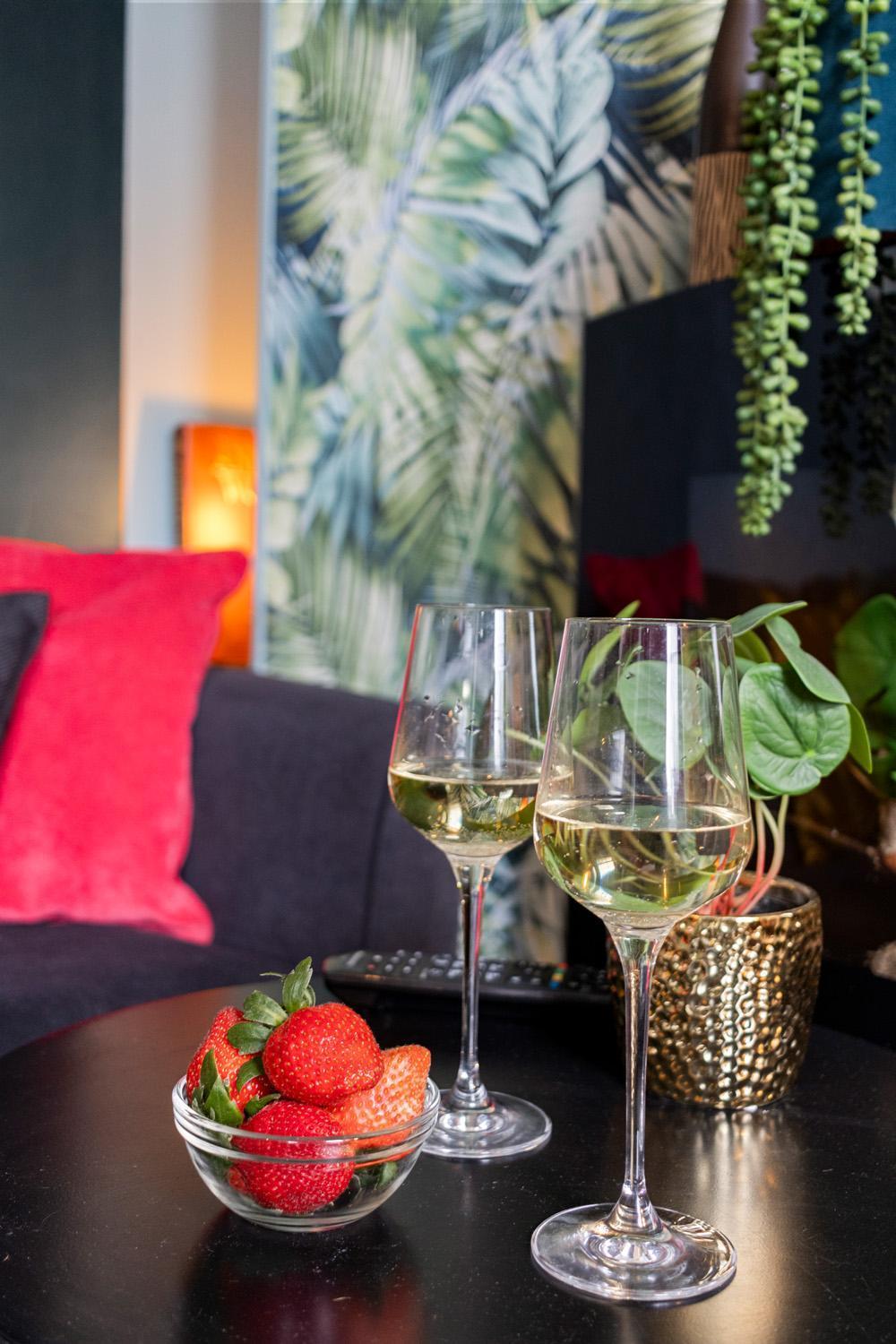 Stylish 2 Bed Apartment Near Beach, Parking, Wifi, Netflix Тинмут Экстерьер фото