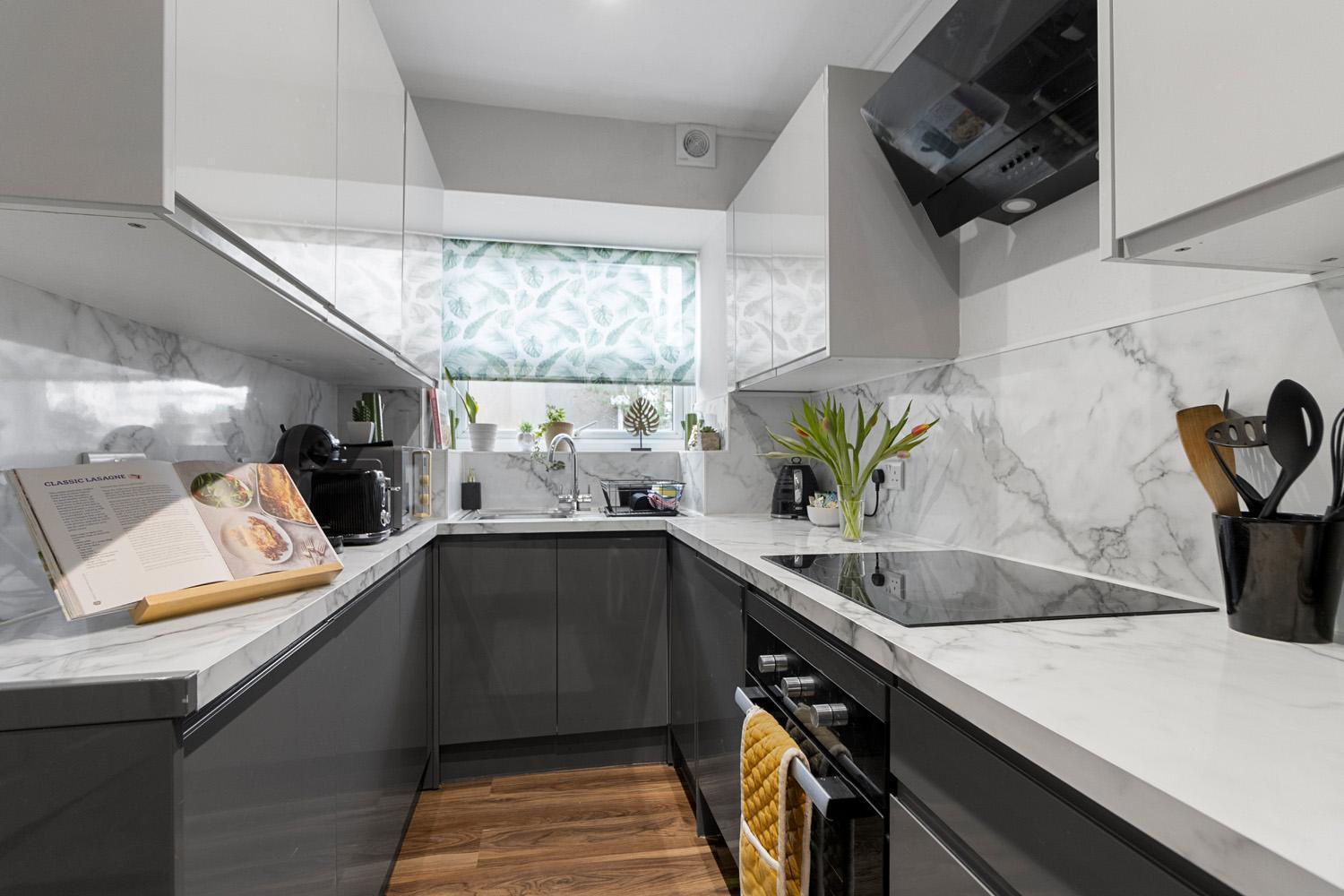 Stylish 2 Bed Apartment Near Beach, Parking, Wifi, Netflix Тинмут Экстерьер фото