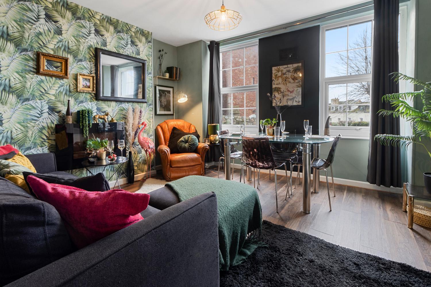 Stylish 2 Bed Apartment Near Beach, Parking, Wifi, Netflix Тинмут Экстерьер фото